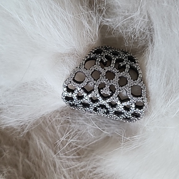 EUC Pandora shimmering lace ring - Picture 2 of 3